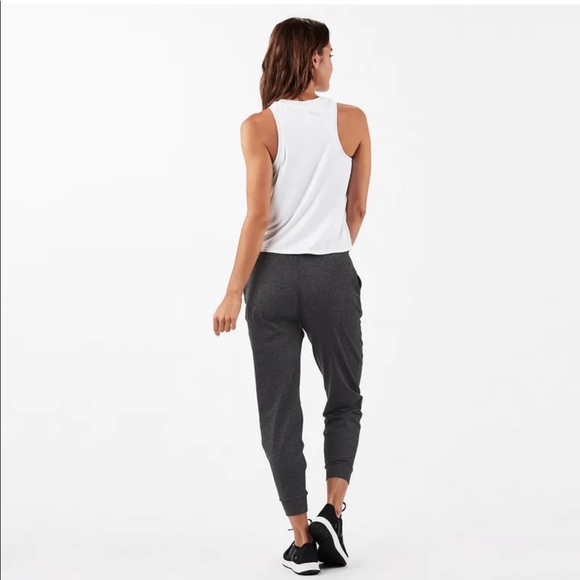 Vuori Performance Jogger in Charcoal Heather - Picture 3 of 6